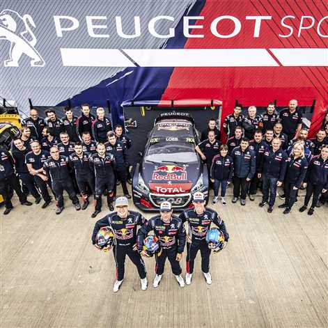 Podium Team Peugeot Total na torze Silverstone